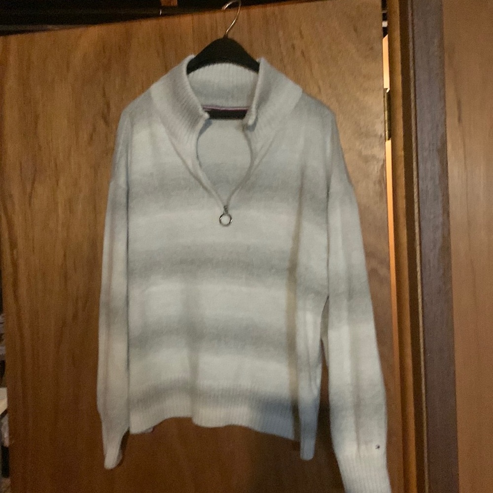 Woman’s Tommy sweater